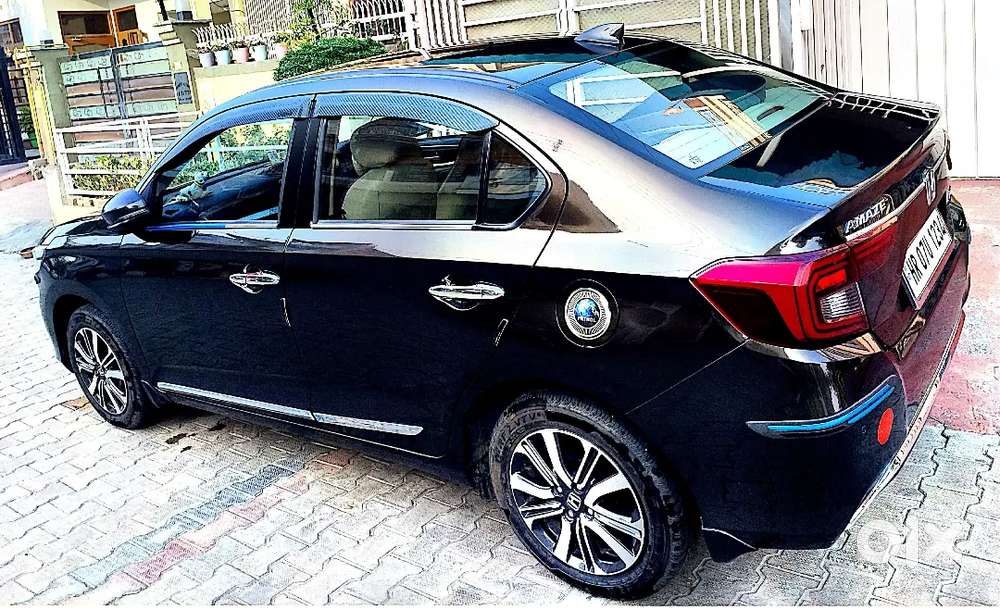 Sale Of Honda Amaze Amt And Electric Geyser 35 Lit.