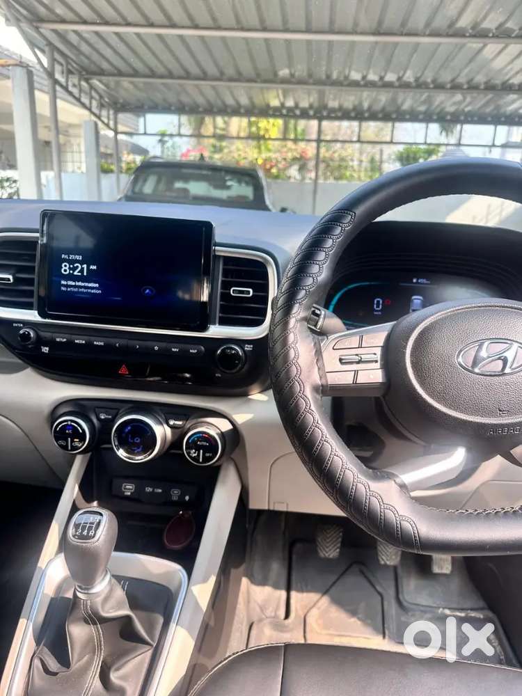 Hyundai Venue 2023 Petrol 16000 Km Driven