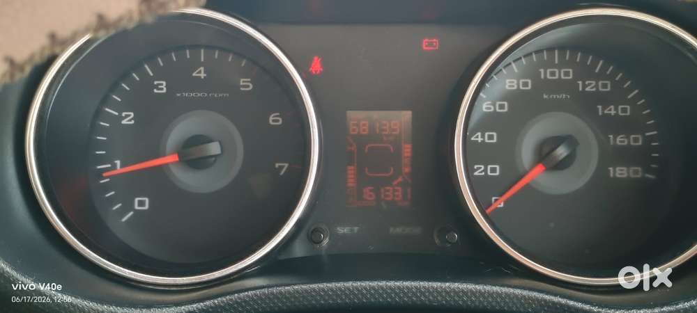 Mahindra Tuv 300 T10, 2018, Diesel