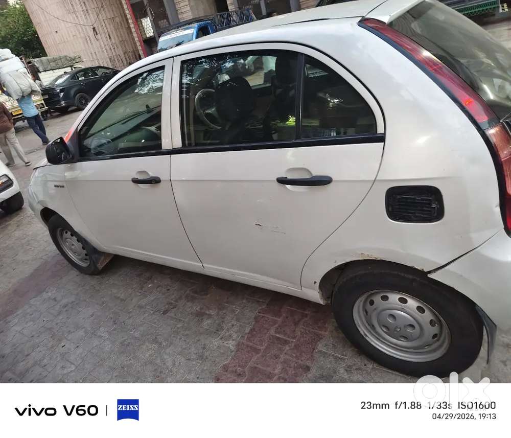 गाड़ी फर्स्ट ओनर मालिक है कोई प्रॉब्लम नहीं है