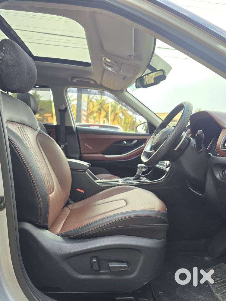 Hyundai Alcazar 2.0 Signature (o) Petrol At 6 Str, 2021, Petrol