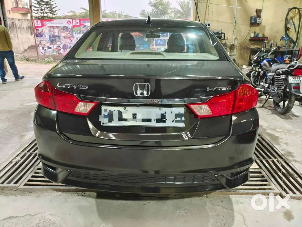 Honda City 2017 Model Vx Mt Sunroof Push Button Start Alloy Wheels