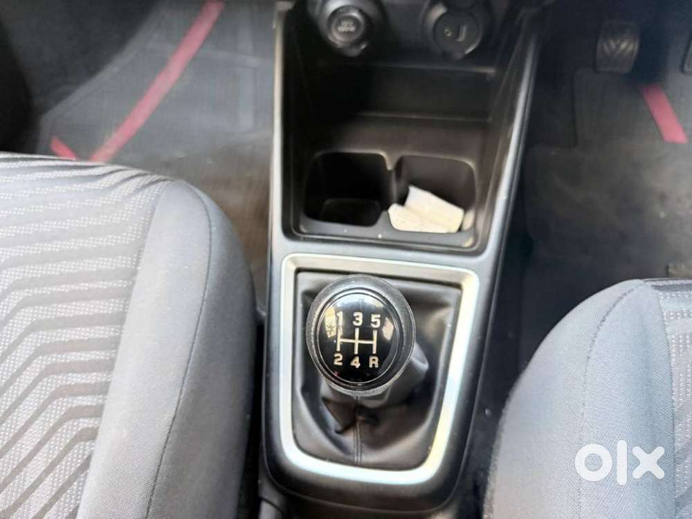 Maruti Suzuki Swift Vxi + Manual, 2022, Petrol