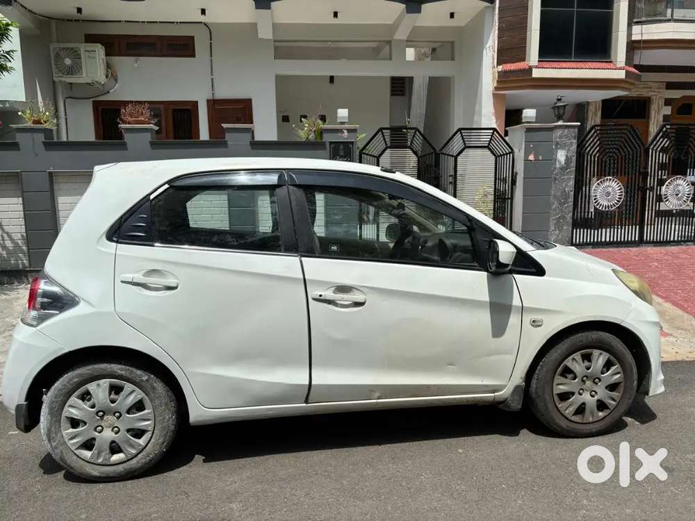 Honda Brio 2014 Petrol In Excellent Condition -> Tyres Are New Speaker