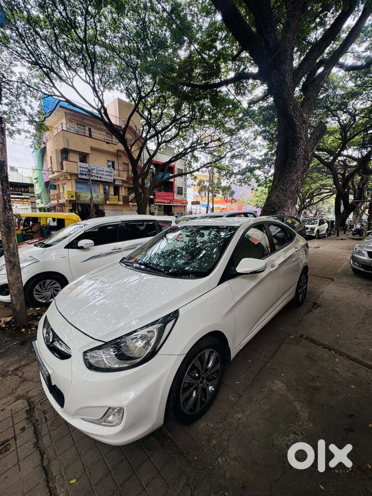 Hyundai Fluidic Verna