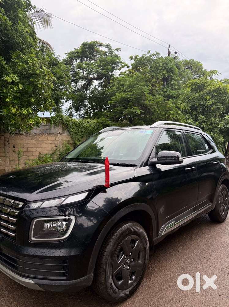 Hyundai Venue 2024 Petrol Good Condition