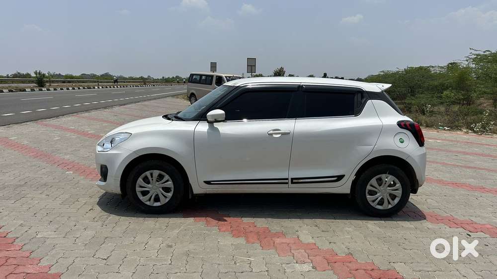 Maruti Suzuki Swift Vxi Optional, 2022, Petrol