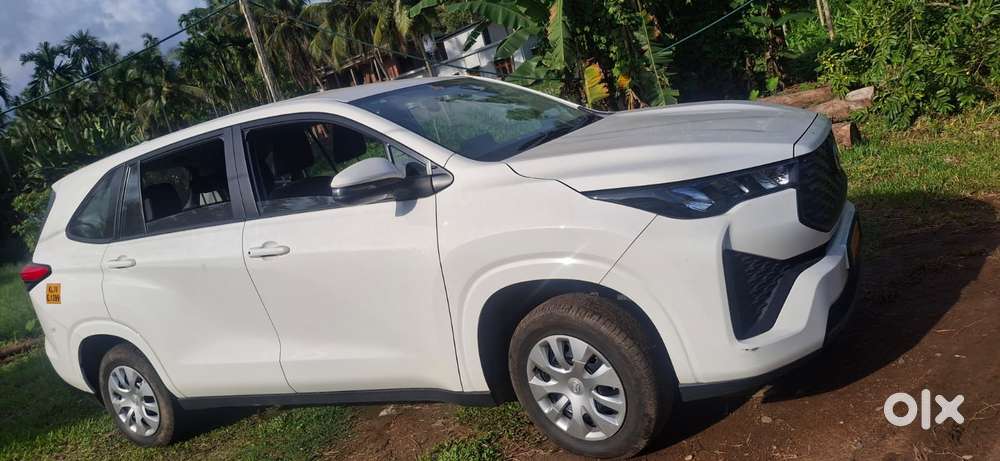 Toyota Innova Hycross 2.0 Vx (o) Hybrid 7 Str, 2024, Petrol