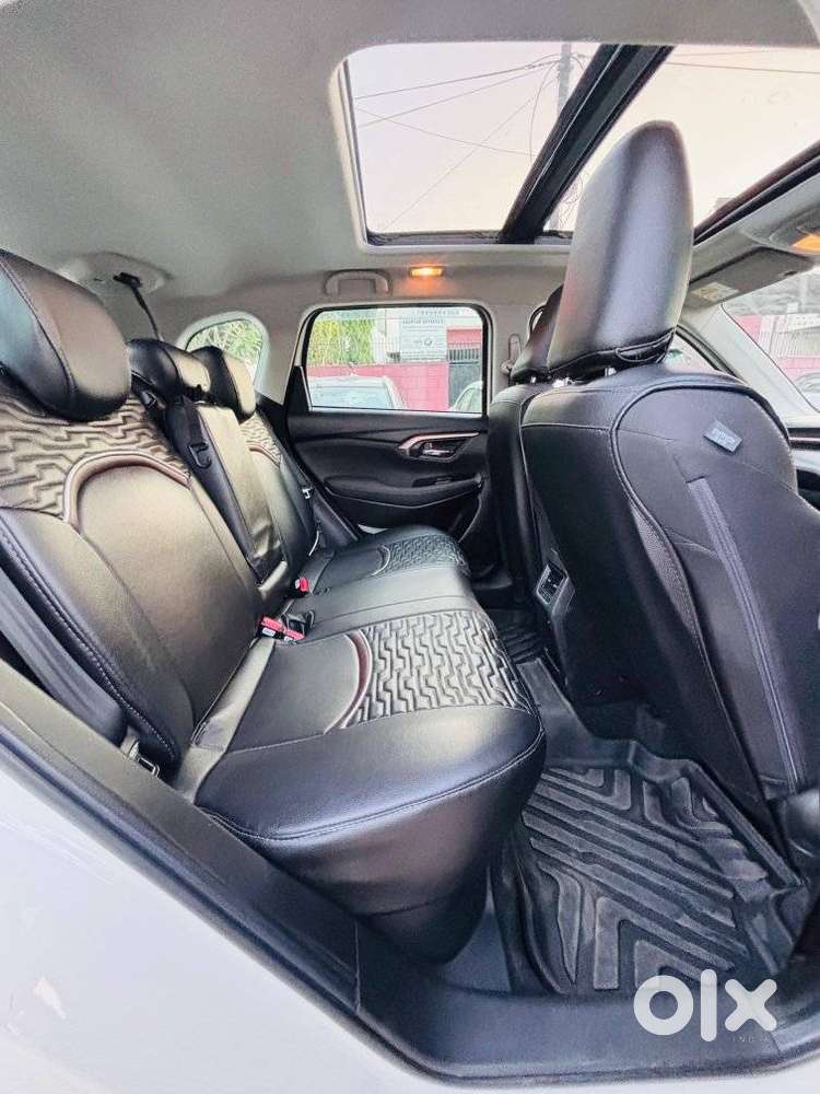 Maruti Suzuki Grand Vitara 1.5 Zeta Plus Intelligent Hybrid Ecvt, 20..