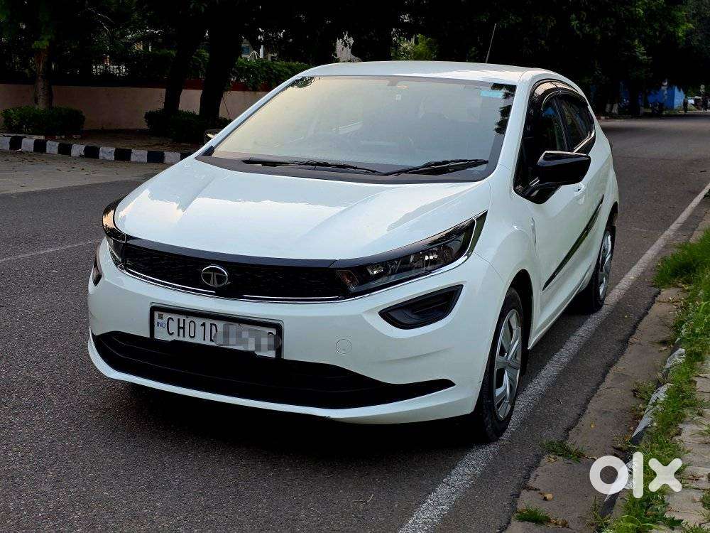 Tata Altroz 1.2 Xm Plus, 2025, Petrol