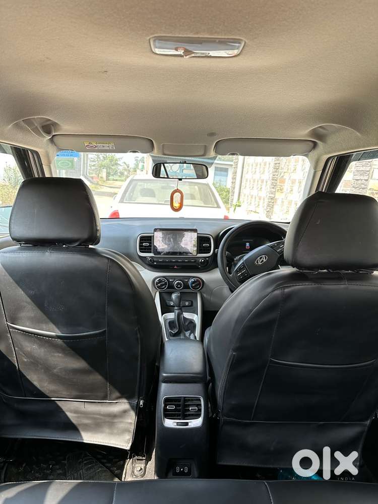 Hyundai Venue 2024 Petrol Well Maintained