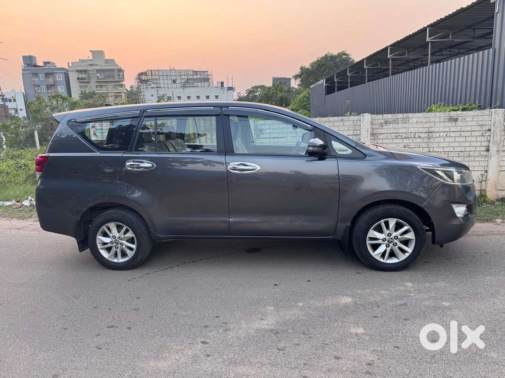 Toyota Innova Crysta 2.4 G Mt 8s, 2018, Diesel