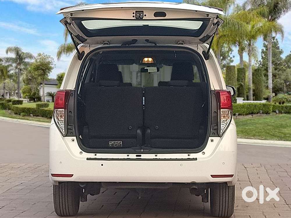 Toyota Innova Crysta