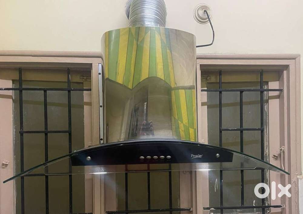 Prestige 90 cm Curved Glass Kitchen Chimney (Remote-Operated)