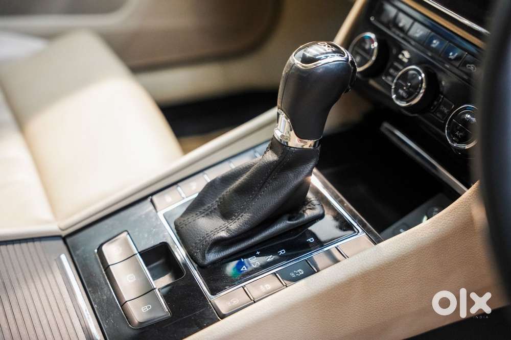 Skoda Superb 2.0 Tsi At L&k, 2021, Petrol