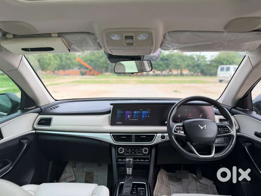 Mahindra Xuv700 2.2 Ax 7 Diesel At Luxury Pack Str, 2023, Diesel
