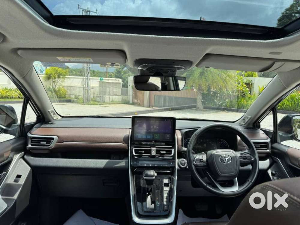 Toyota Innova Hycross 2.0 Zx (o) Hybrid 7 Str, 2025, Petrol