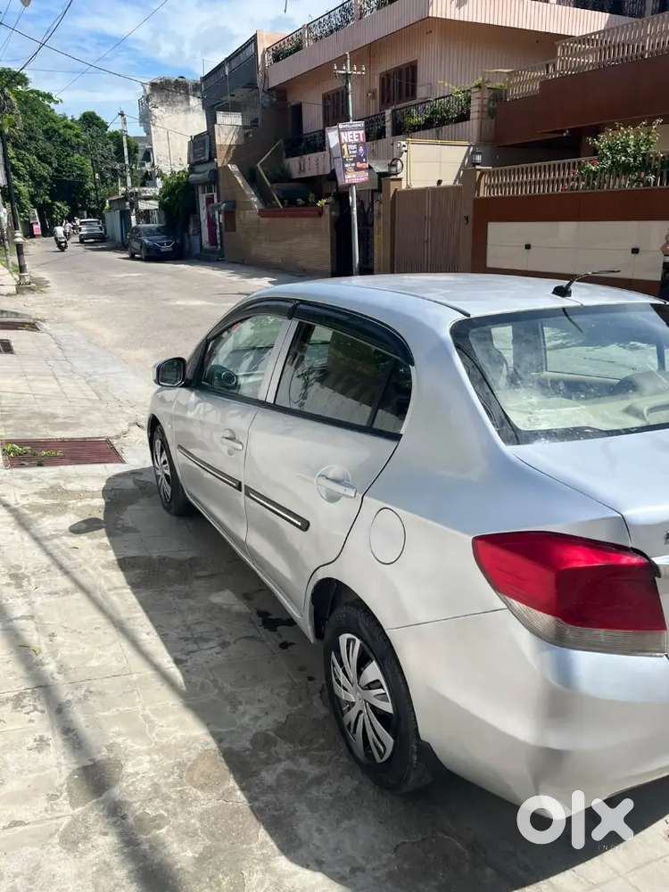 Honda Amaze Diesel 2014 Brand New Condition Hai Urgent Sell