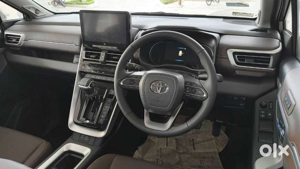 Toyota Innova Hycross 2.0 Zx (o) Hybrid 7 Str, 2026, Petrol