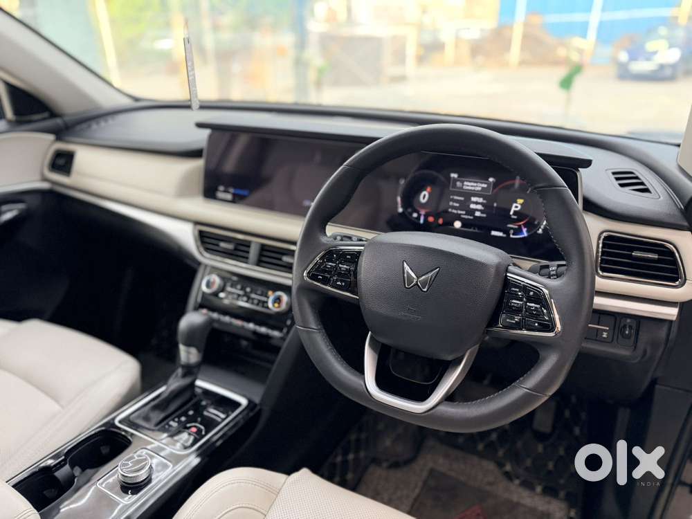 Mahindra Xuv700 2.2 Ax 7 Diesel At Luxury Pack Str Awd, 2024, Diesel