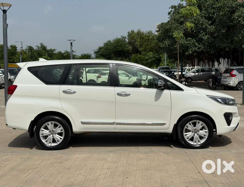 Toyota Innova Crysta