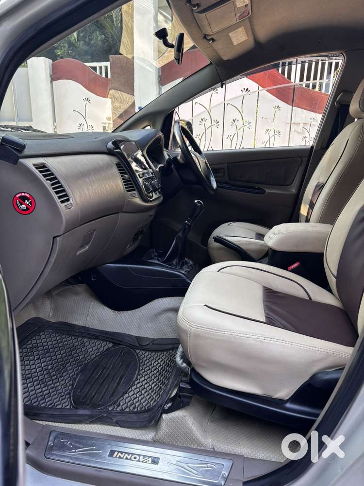 Toyota Innova 2.5 Gx (diesel) 8 Seater Bs Iv, 2015, Diesel