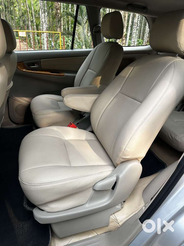 Toyota Innova 2.5 Vx (diesel) 7 Seater Bs Iv, 2014, Diesel