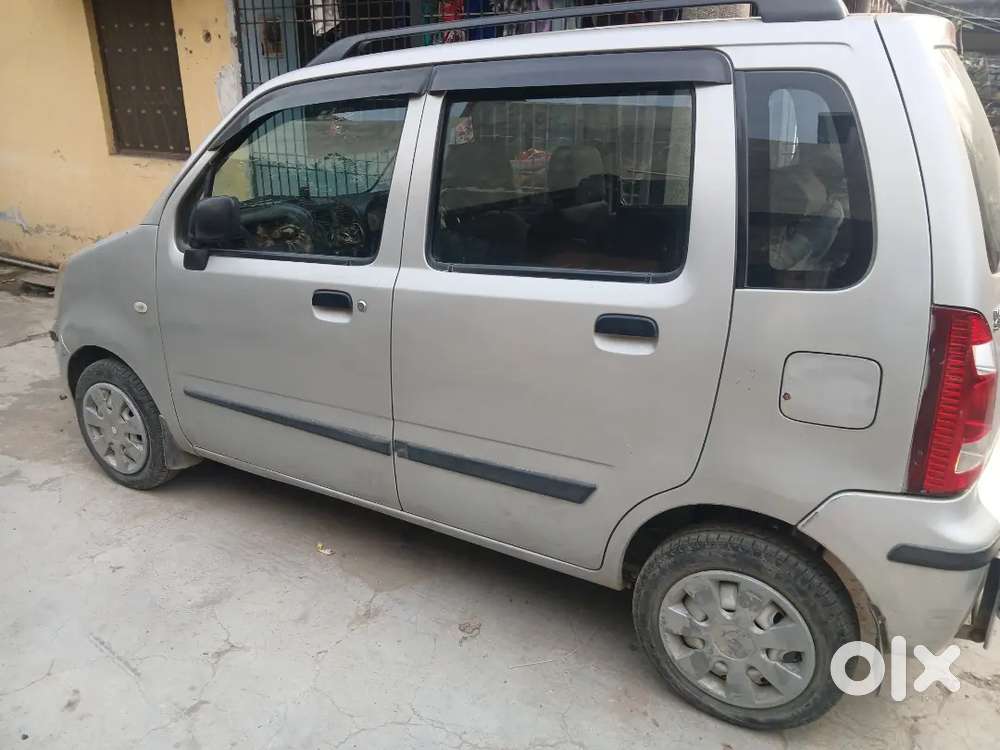 Ac Wali Gadi Hai Jisko Lena Ho Wahi Call Karey