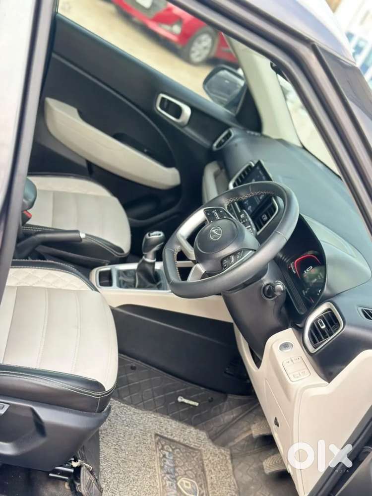 Hyundai Venue Sx (o) Mt 1.5 Diesel, 2023, Diesel