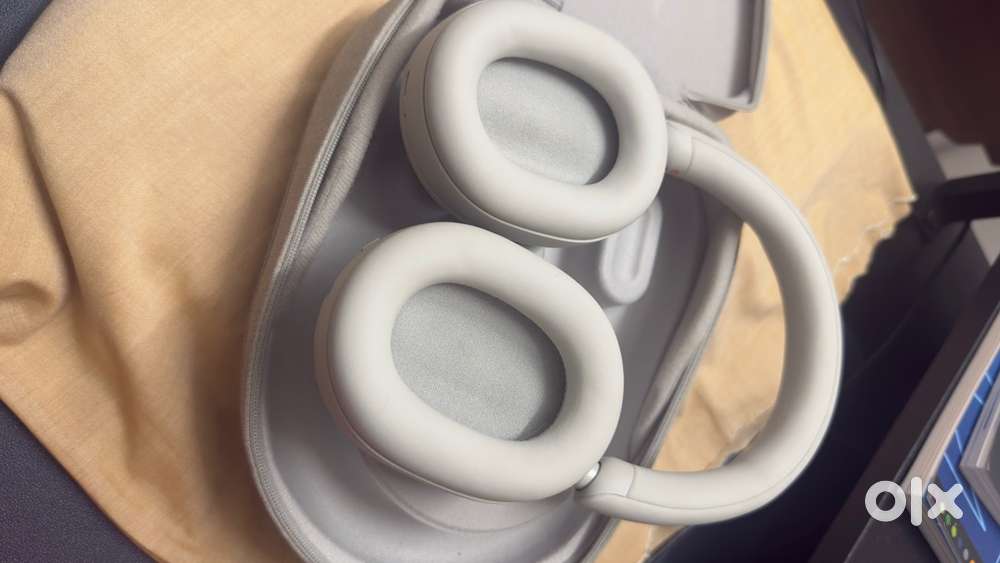 Sony WH-1000XM5