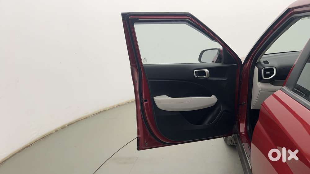 Hyundai Venue 1.2 S (o), 2024, Petrol