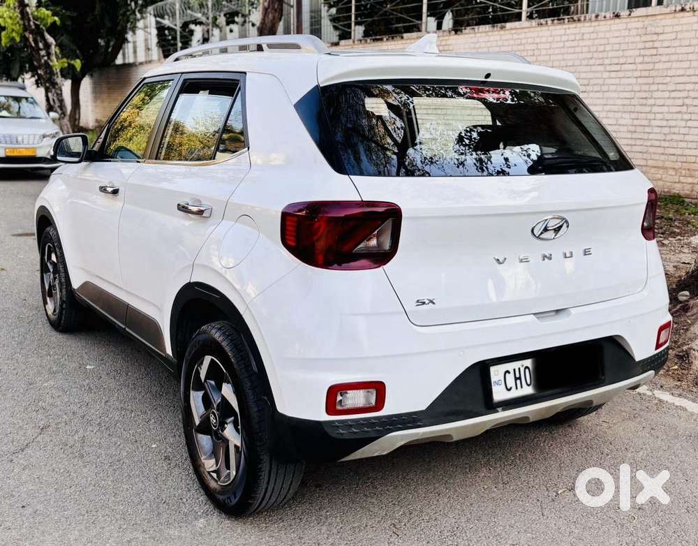 Hyundai Venue Sx (o) Mt 1.5 Diesel, 2021, Diesel