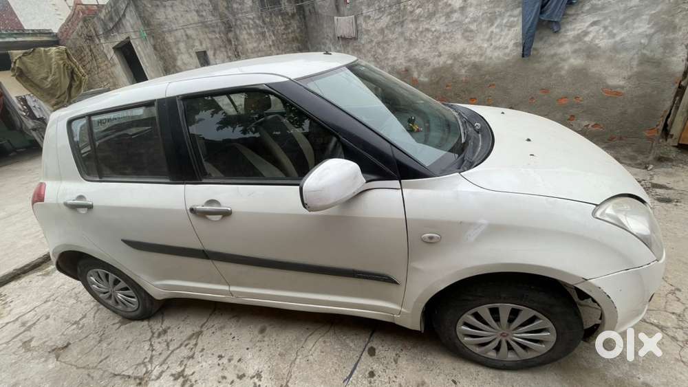Maruti Suzuki Swift Petrol Manual 2010