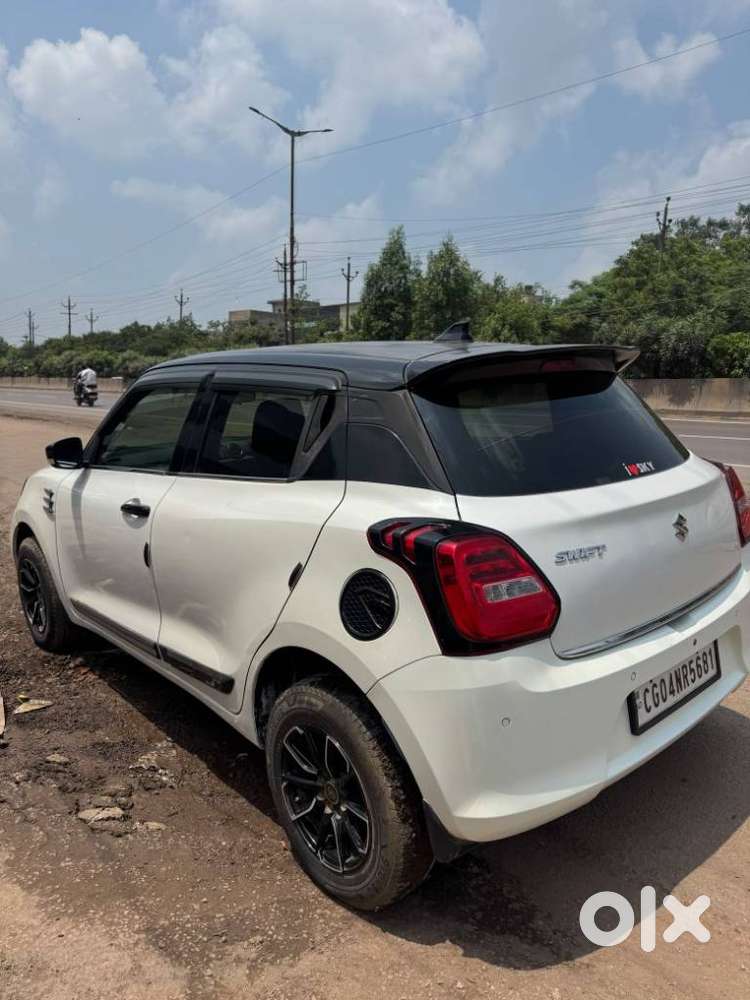 Maruti Suzuki Swift Vxi + Manual, 2022, Petrol