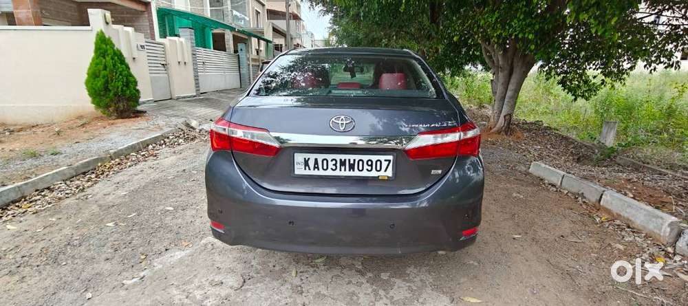 Toyota Corolla Altis 2015 Petrol Well Maintained