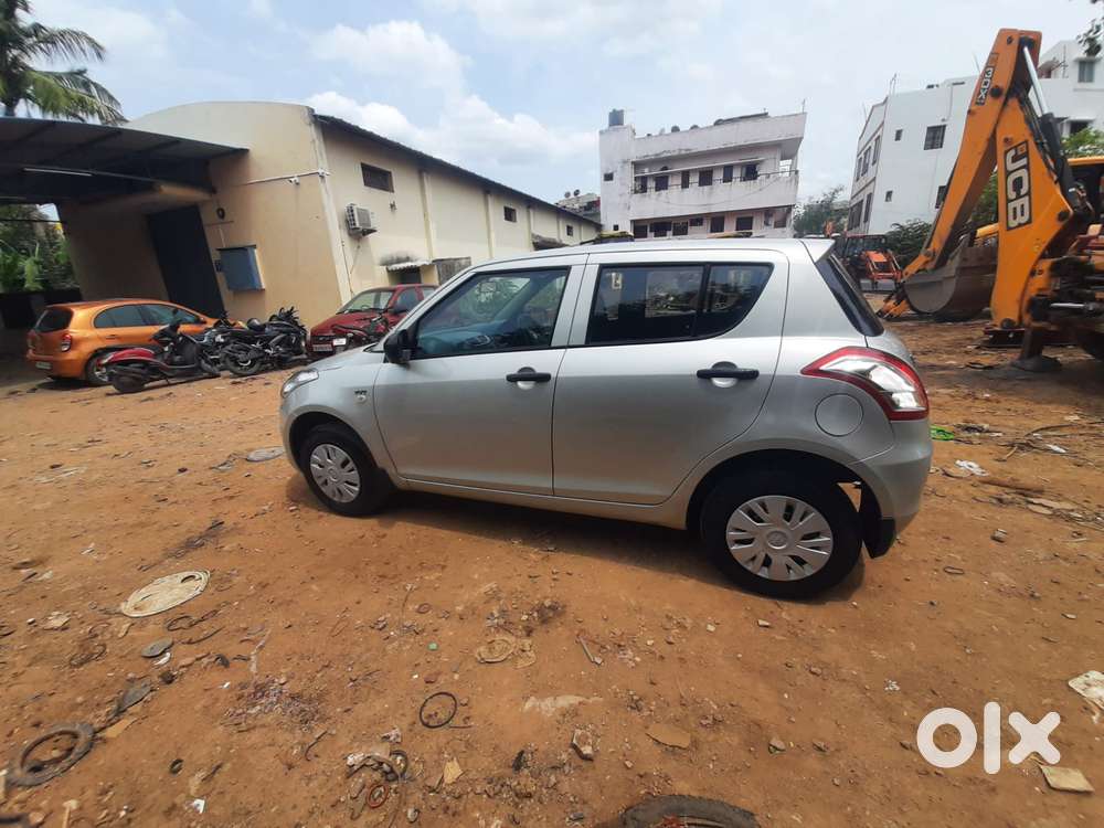 Maruti Suzuki Swift Lxi Optional-o, 2017, Petrol