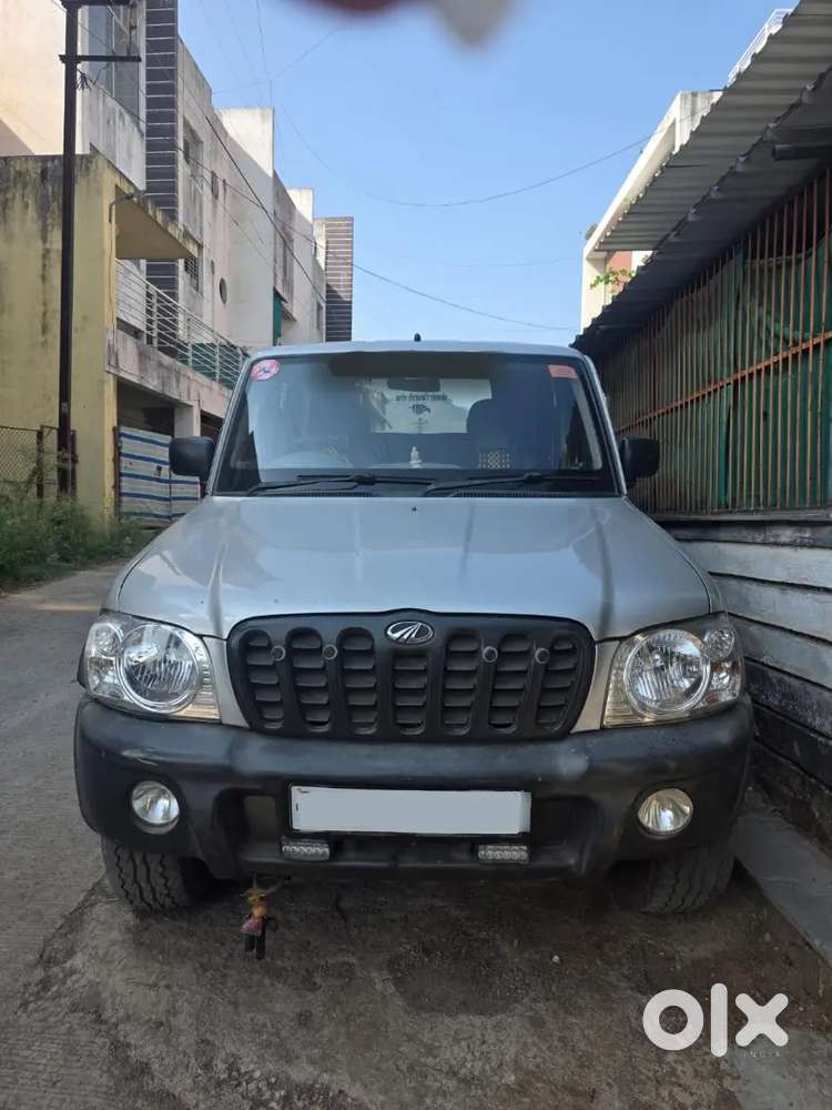 Mahindra Scorpio Classic 2005