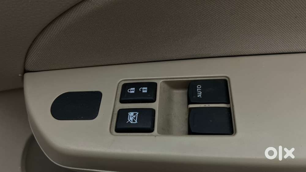 Maruti Suzuki Swift Dzire 1.2 Lxi (o), 2015, Petrol