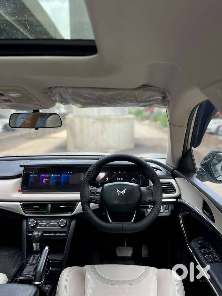 Mahindra Xuv700 2.2 Ax 5 Diesel At Str, 2022, Diesel
