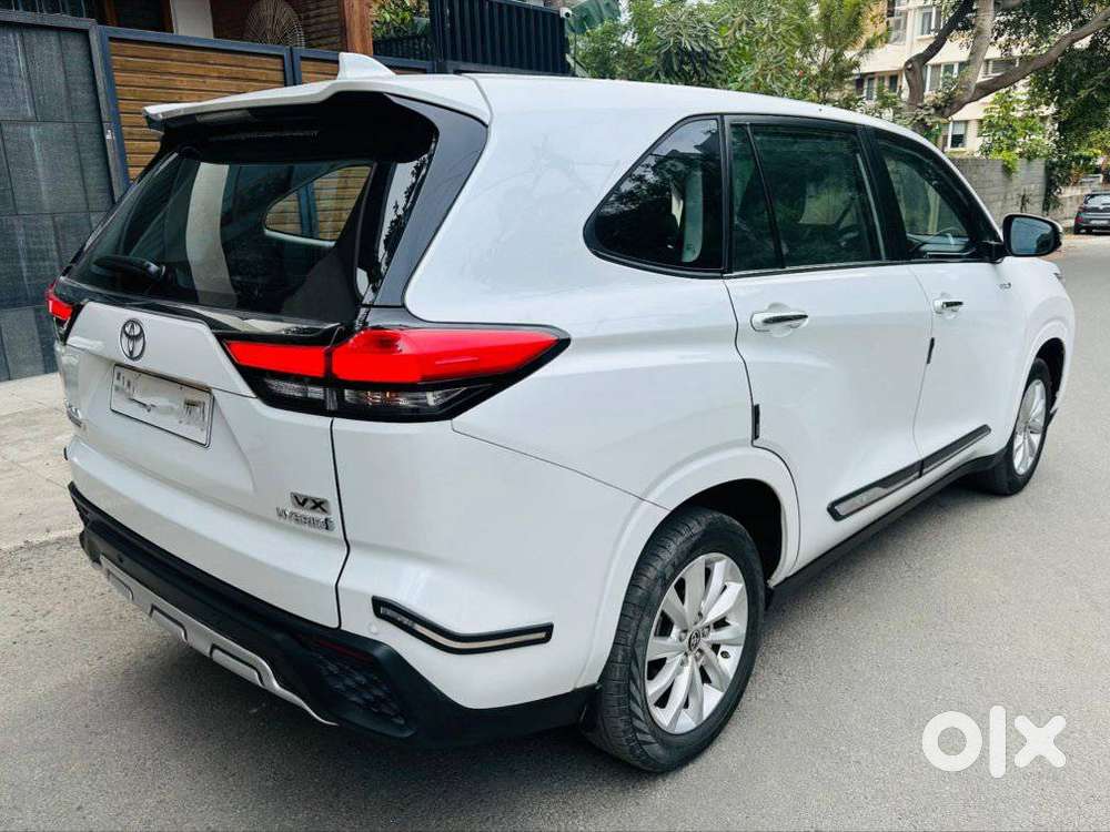 Toyota Innova Hycross 2.0 Vx Hybrid 7 Str, 2024, Petrol