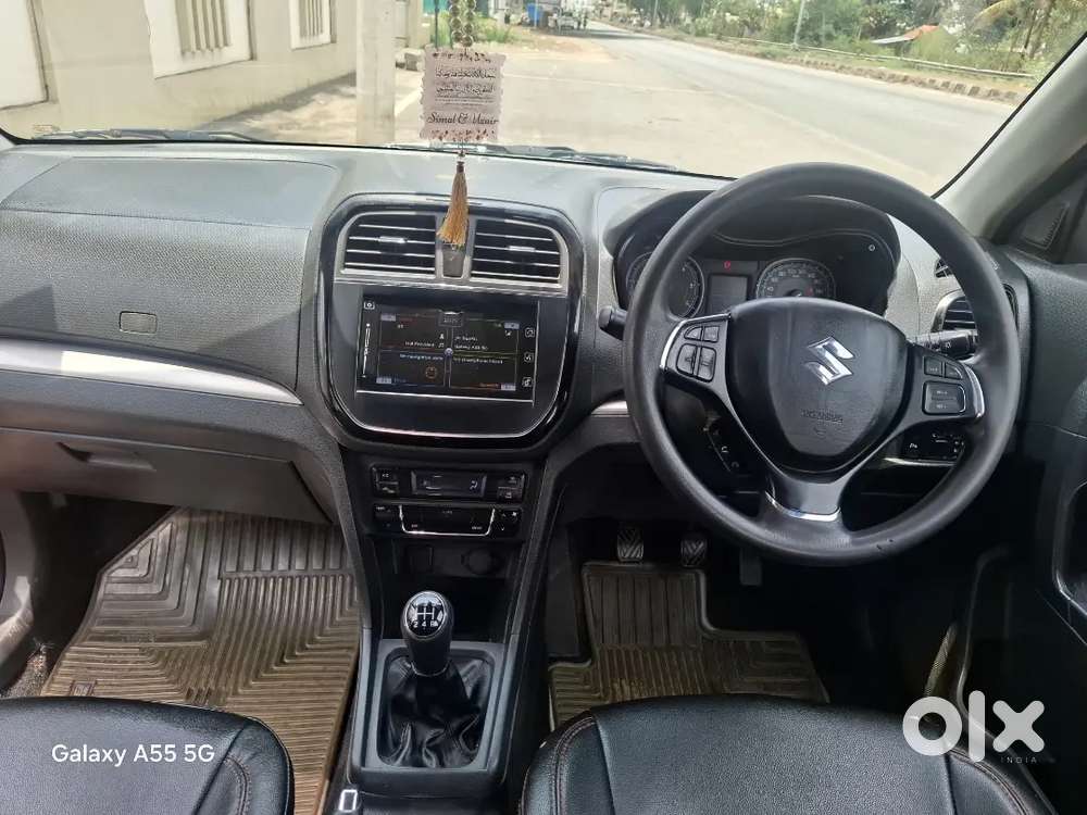 2017 Maruti Suzuki Brezza Zdi+ Dual Tone