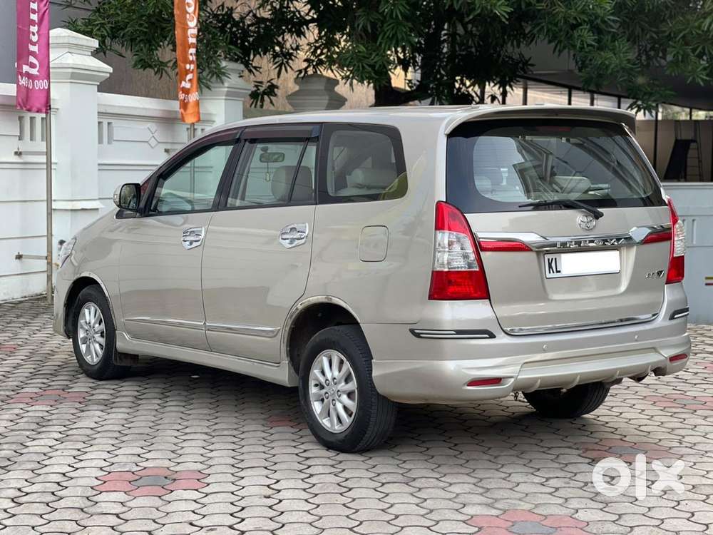 Toyota Innova 2.5 V 8 Str, 2013, Diesel