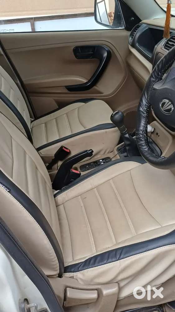 Mahindra Tuv 300 2017