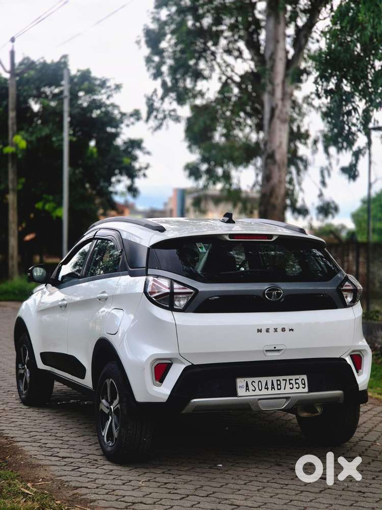 Tata Nexon 1.5 Revotorq Xma Plus (s) Amt, 2022, Petrol