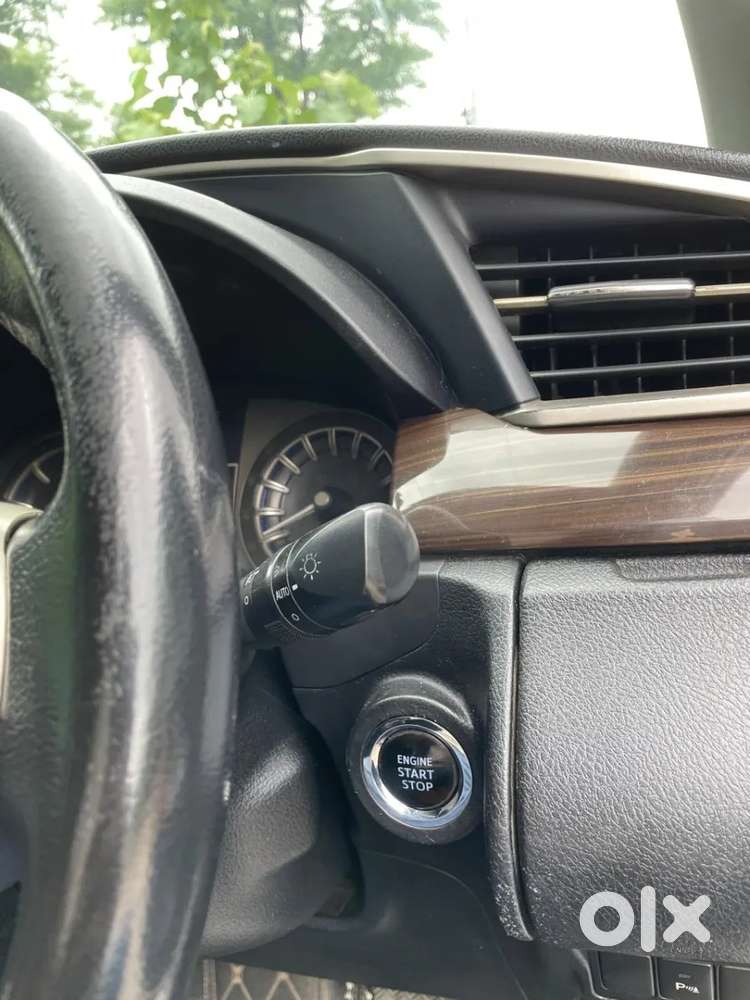 Toyota Innova Crysta 2.8 Zx At 7 Seater, 2016, Diesel