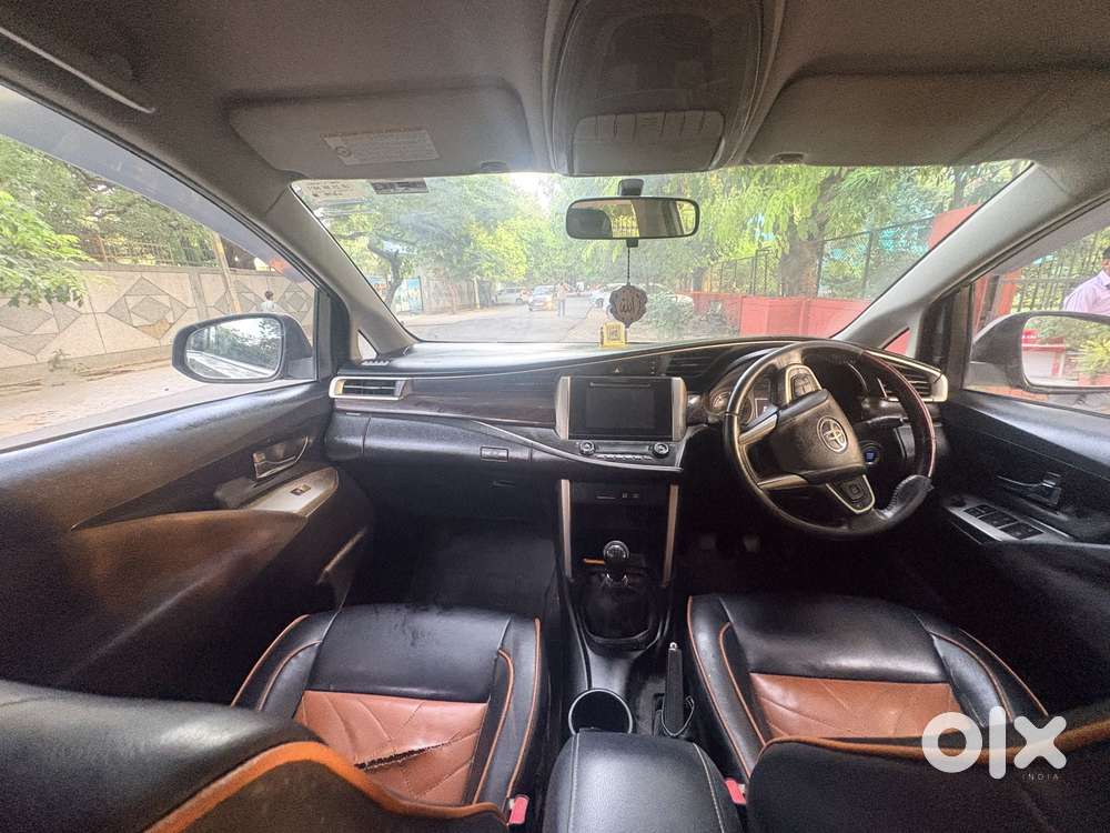 Toyota Innova Crysta 2.4 V 8 Str, 2016, Diesel