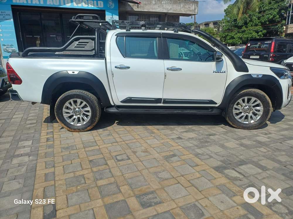 Toyota Hilux 2.8 High 4x4 Mt, 2023, Diesel
