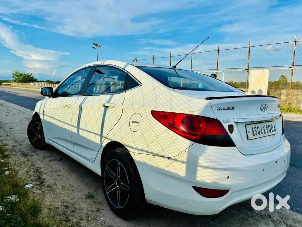 Hyundai Verna 2013 Petrol 75000 Km