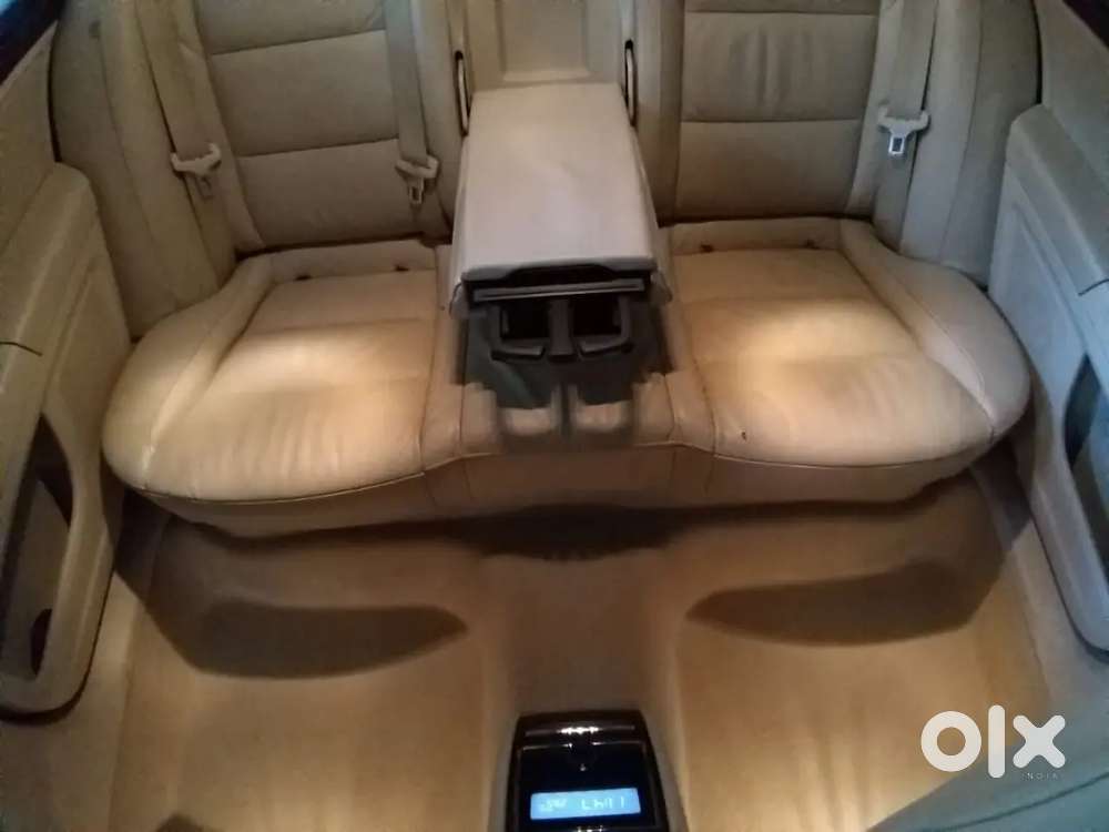Skoda Superb 2011 Diesel 80000 Km Driven