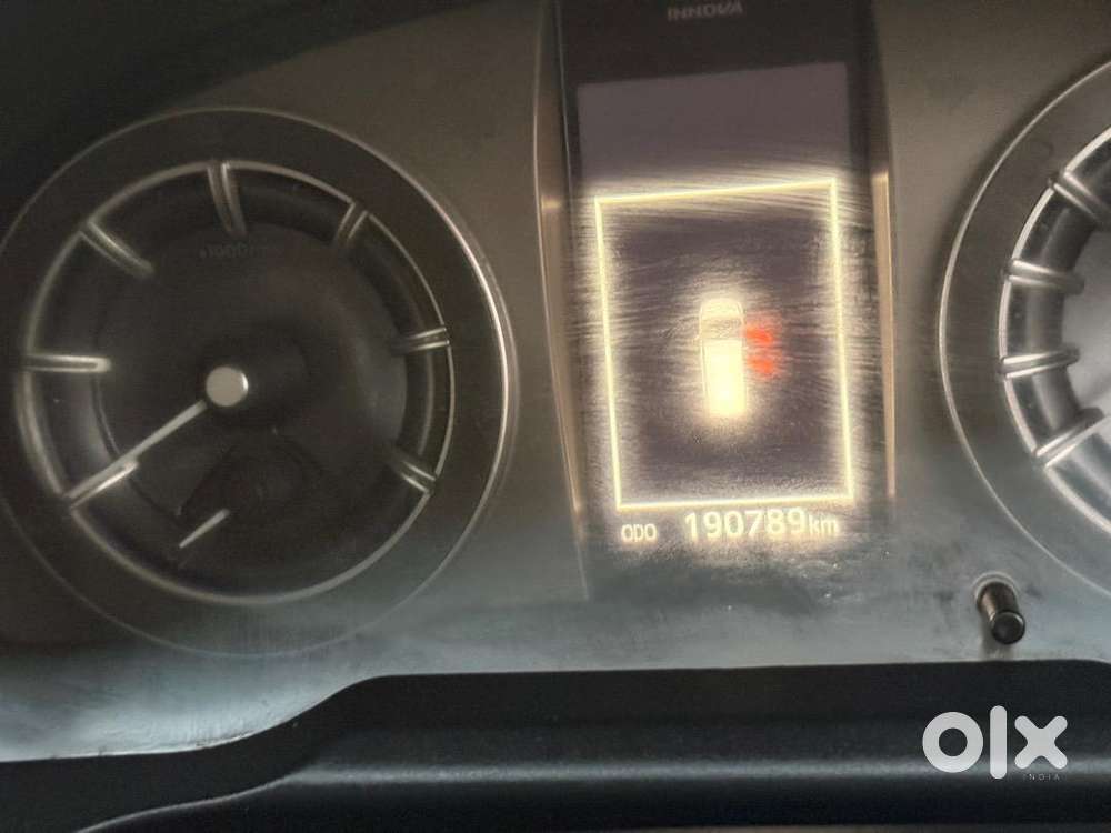 Toyota Innova Crysta 2016 Diesel 190000 Km Driven